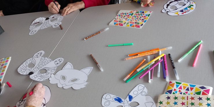 Temps de partage intergénérationel autour d'une activité manuelle à l'EPHAD Félix Maréchal